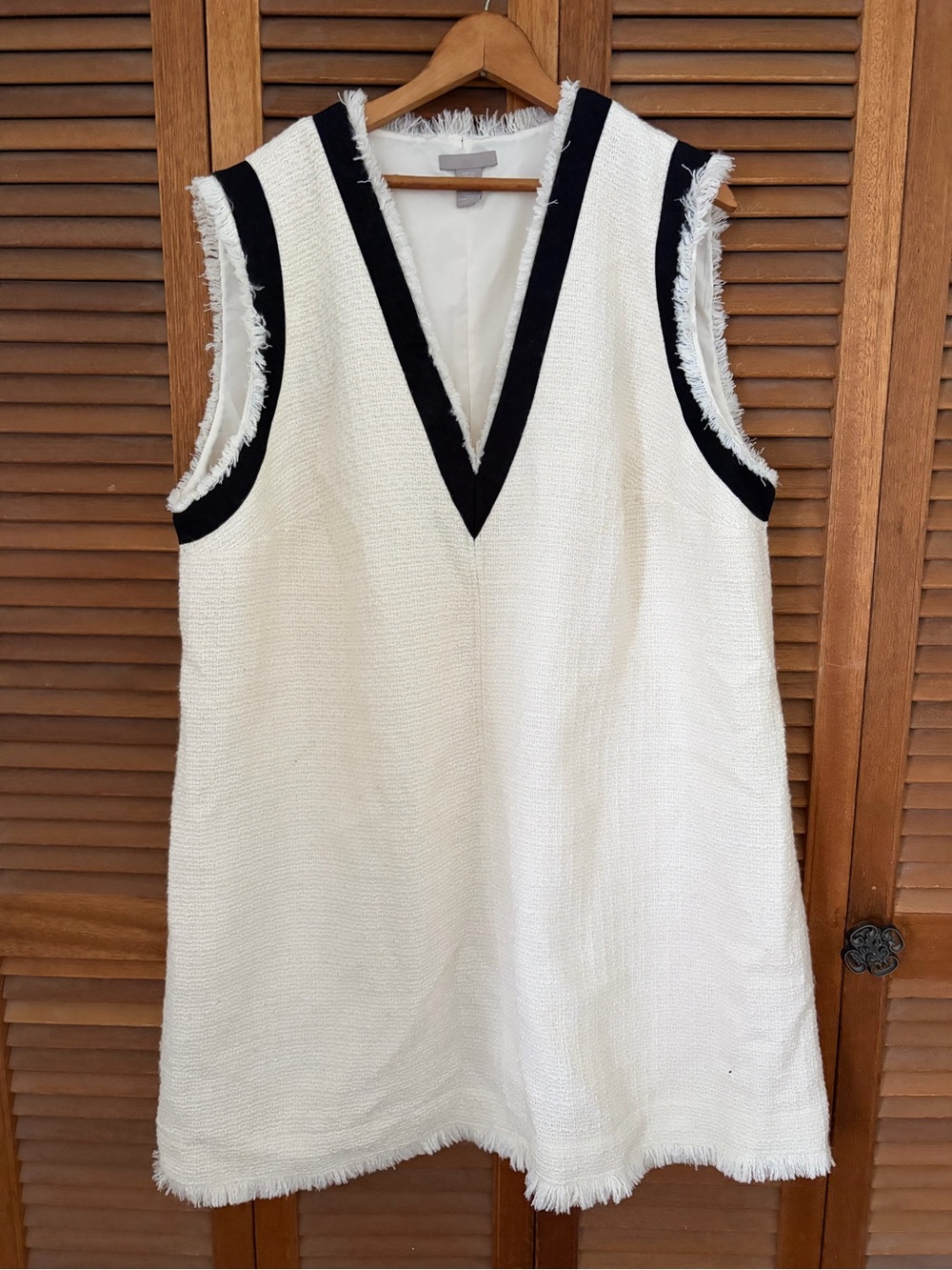 H&M off white tweed Sleeveless V-Neck Midi Dress with Black Trim lined